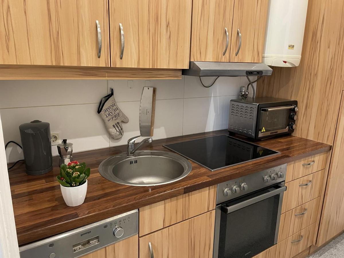 Апартаменти Central Sunny Flat With Free Parking Відень Екстер'єр фото