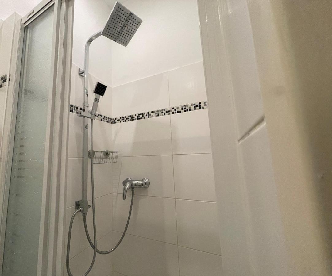 Апартаменти Central Sunny Flat With Free Parking Відень Екстер'єр фото