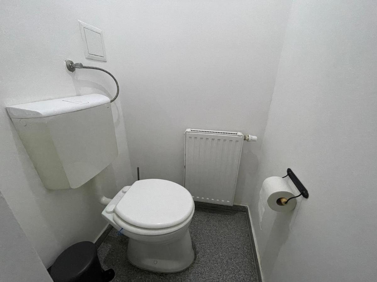 Апартаменти Central Sunny Flat With Free Parking Відень Екстер'єр фото