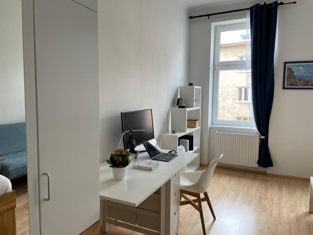 Апартаменти Central Sunny Flat With Free Parking Відень Екстер'єр фото
